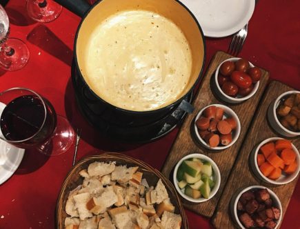 SOS Onde Comer em Bariloche. Estivemos lá e mostramos aqui os restaurantes indicados para desfrutar da parilla argentina, fondeu, vinhos e chocolates.
